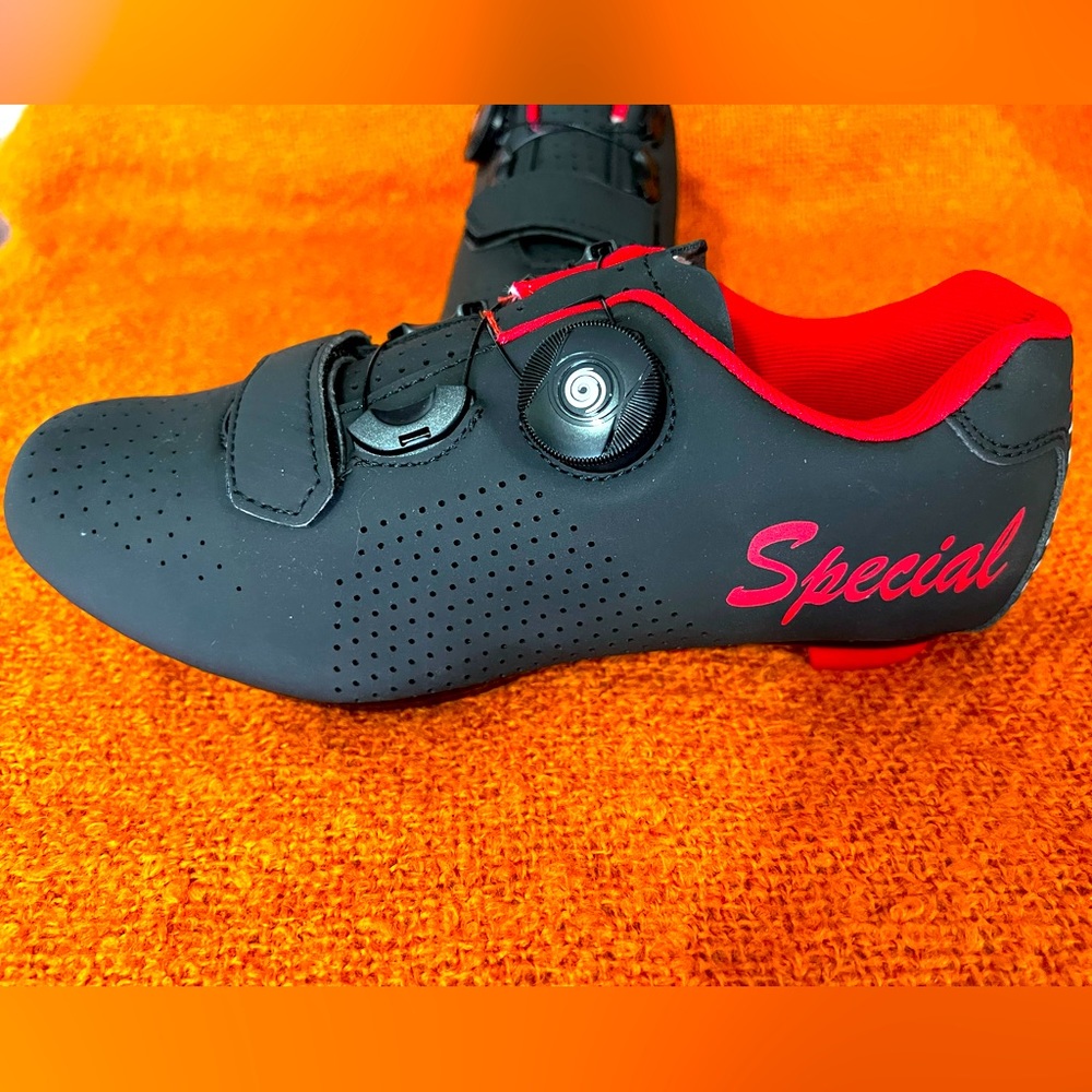 NEW Speed Cycling Shoes. Bike Sneakers Racing Road Bicycle Shoes with SPD Cleats
